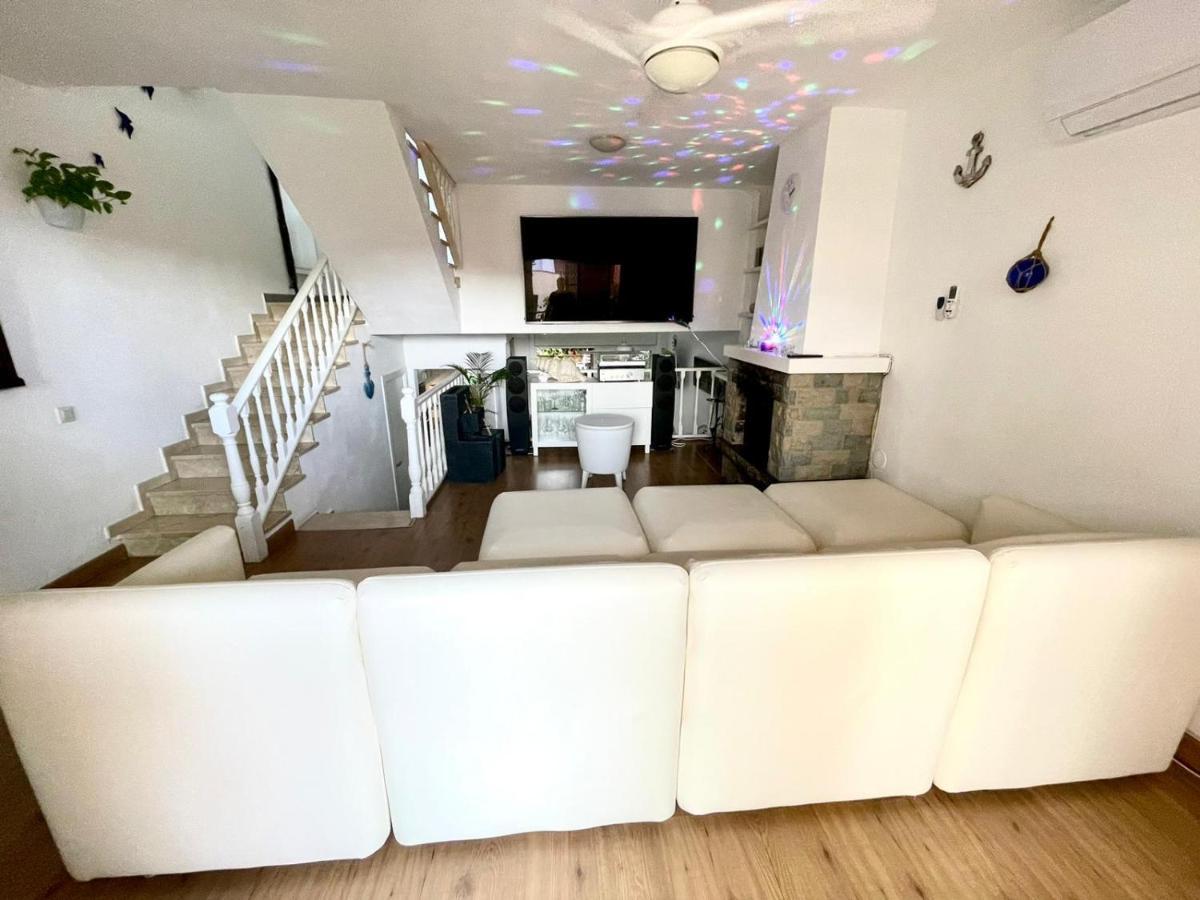 Casa En Masnou Junto A Playa Y Tren Villa Kültér fotó