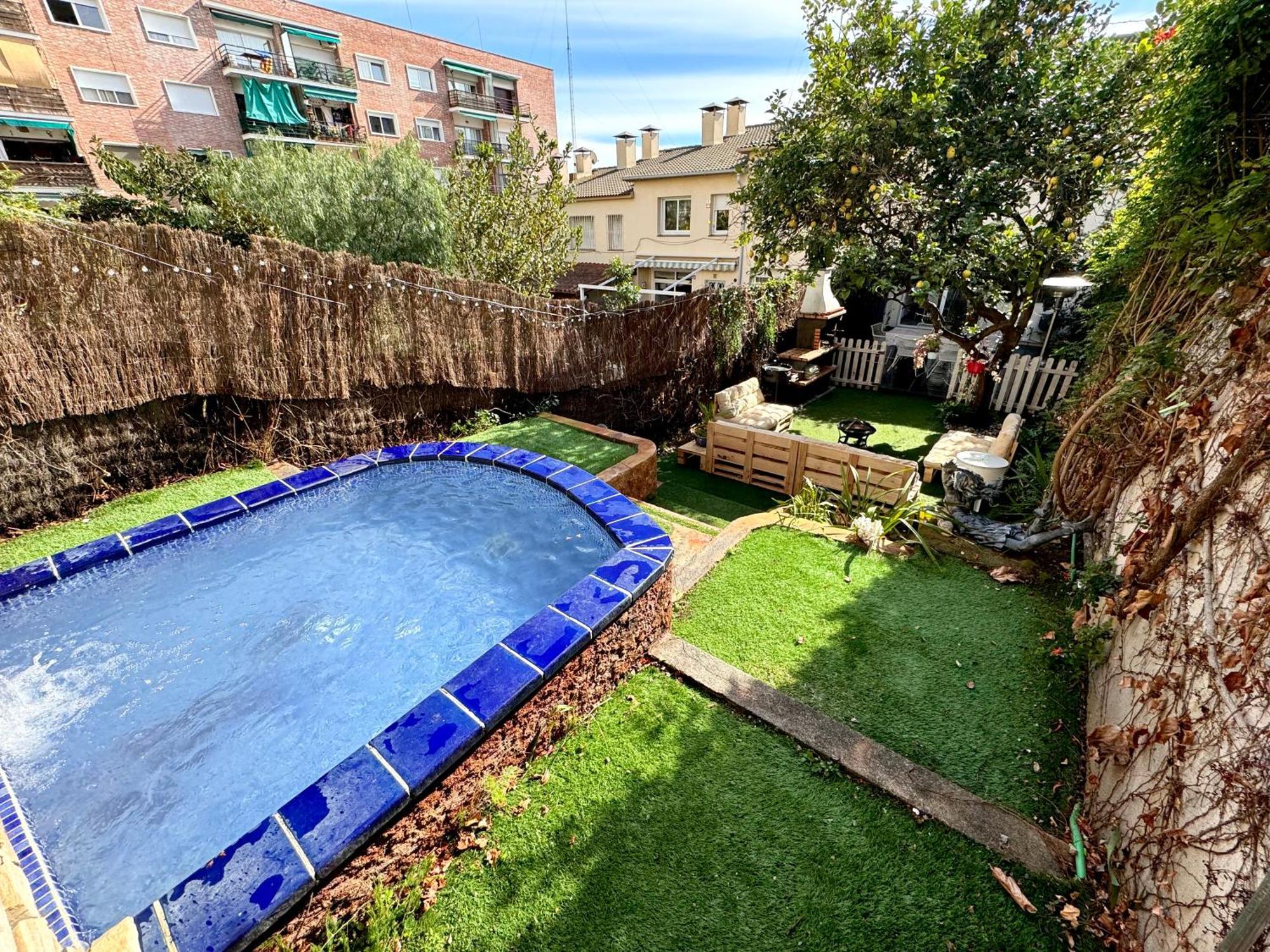 Casa En Masnou Junto A Playa Y Tren Villa Kültér fotó