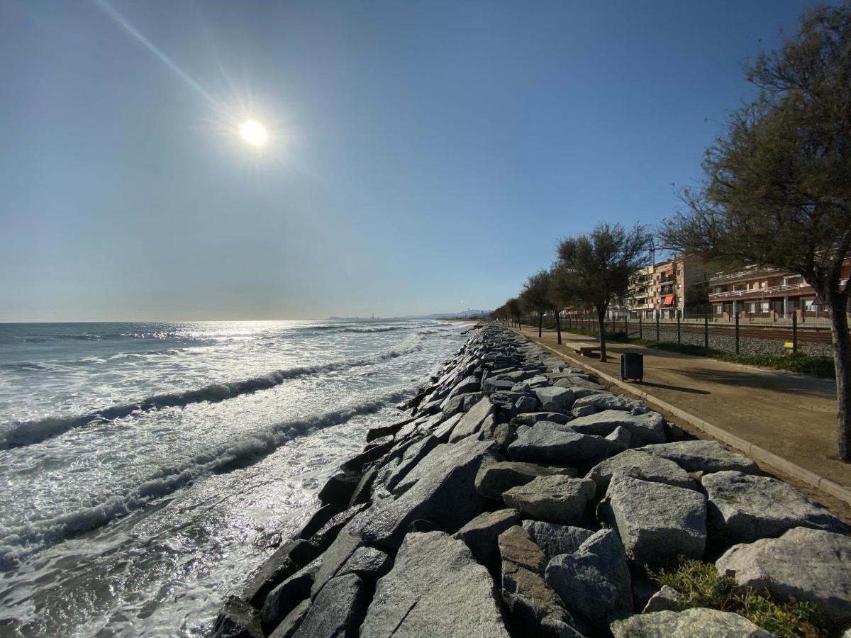 Casa En Masnou Junto A Playa Y Tren Villa Kültér fotó