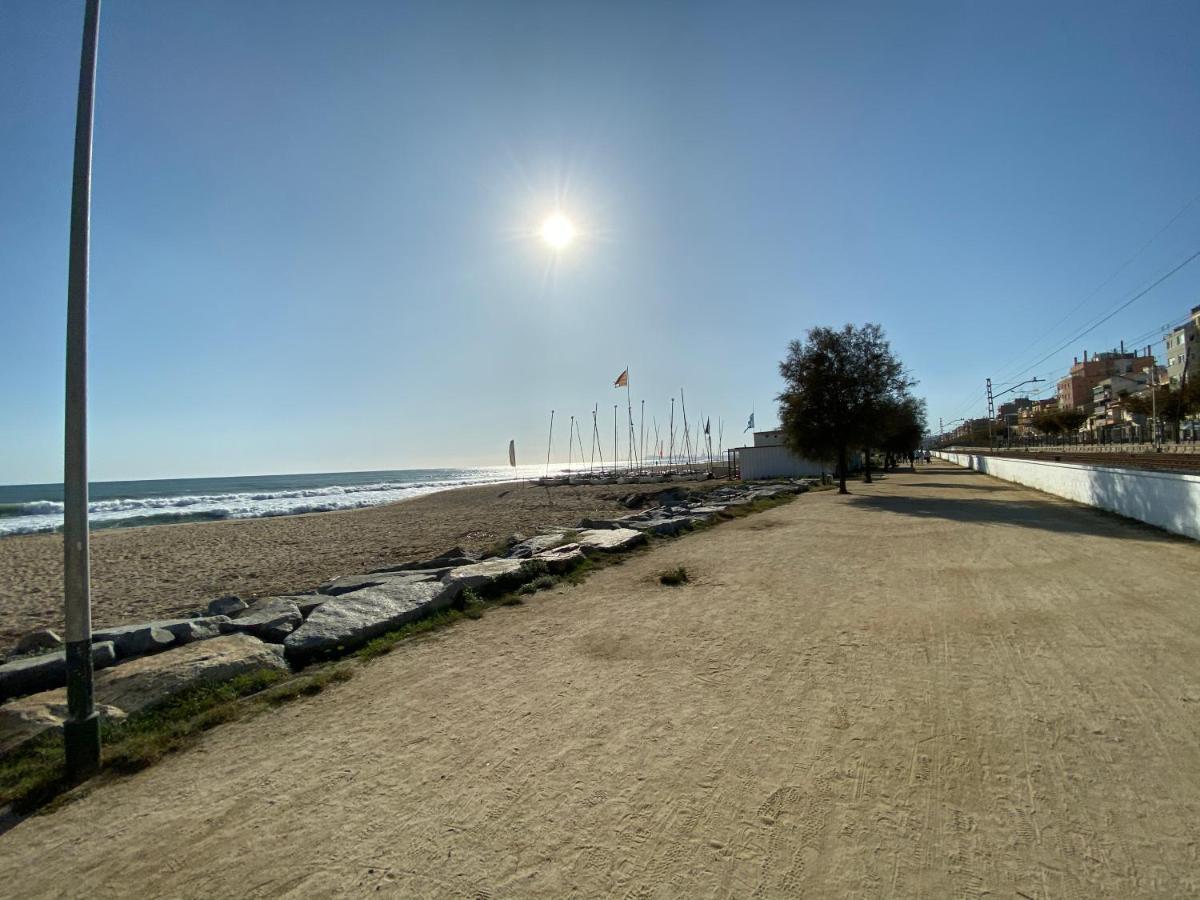 Casa En Masnou Junto A Playa Y Tren Villa Kültér fotó